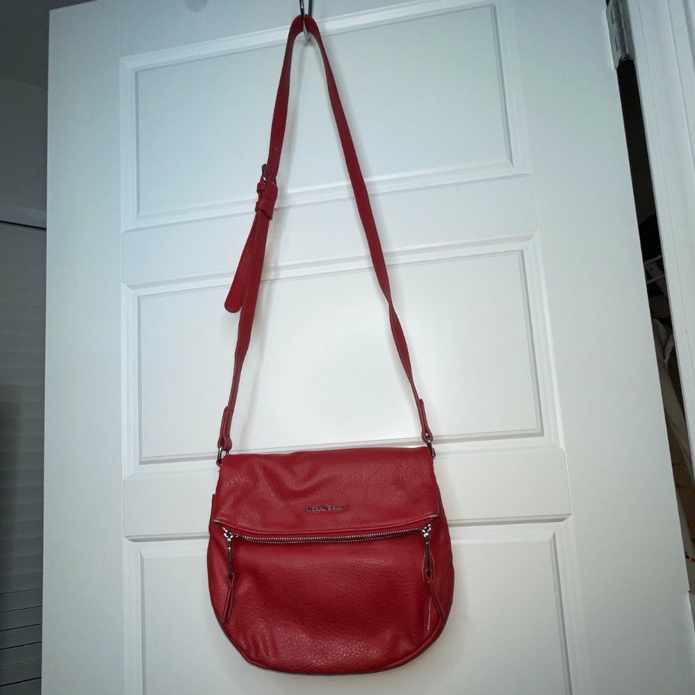 RED ENZO ANGIOLINI CROSSBODY PURSE